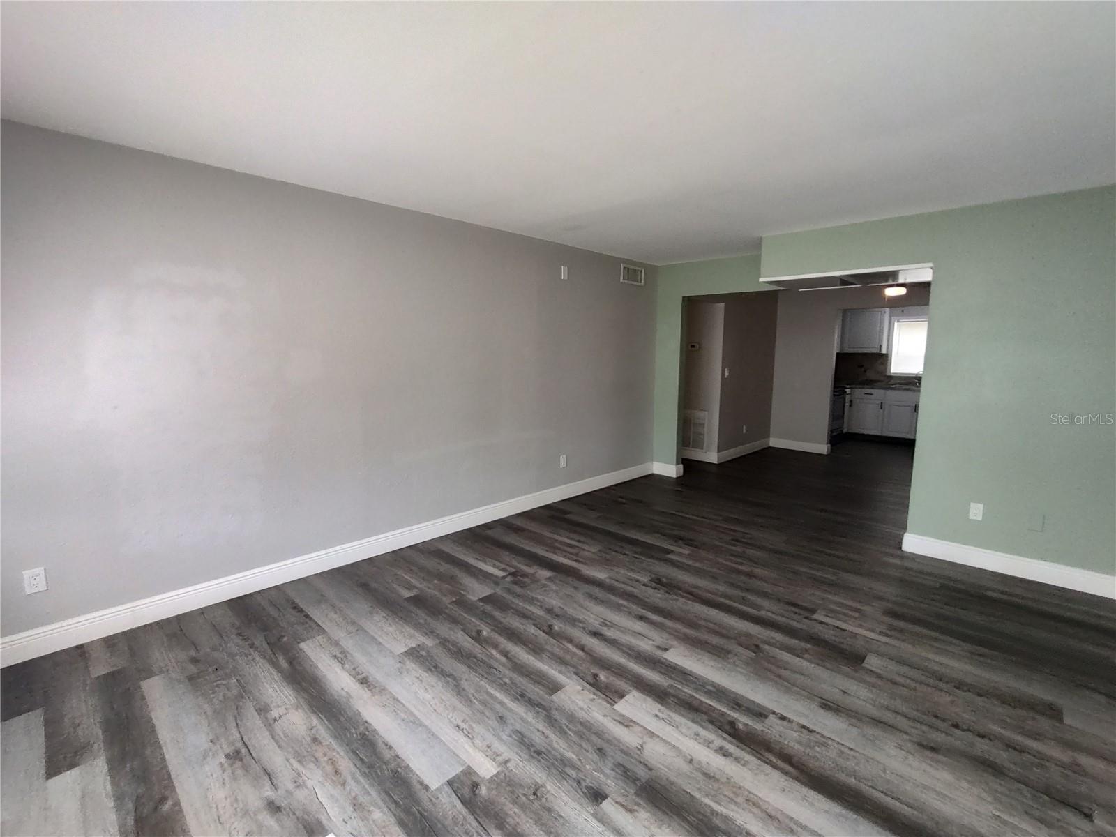 Image 13 of 32 For 320 Howry Avenue 1