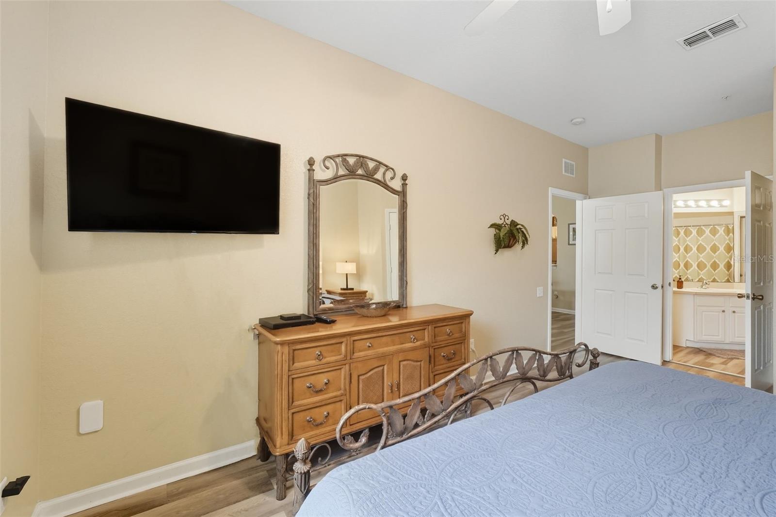 Image 17 of 37 For 2778 Almaton Loop 104