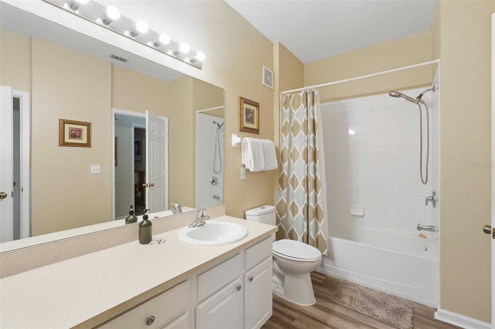 Image 20 of 37 For 2778 Almaton Loop 104