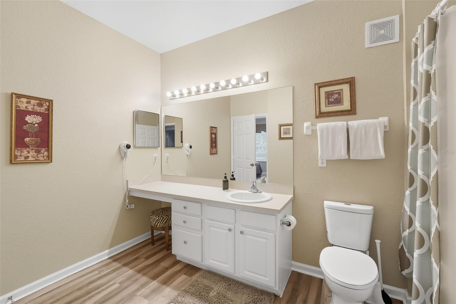 Image 21 of 37 For 2778 Almaton Loop 104