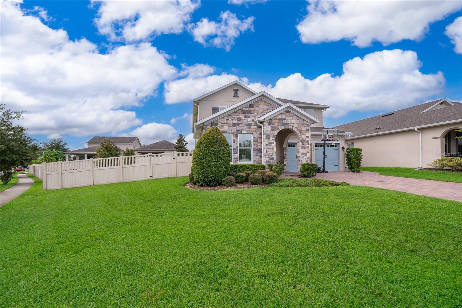 Image 4 of 48 For 15506 Honey Mandarin Way