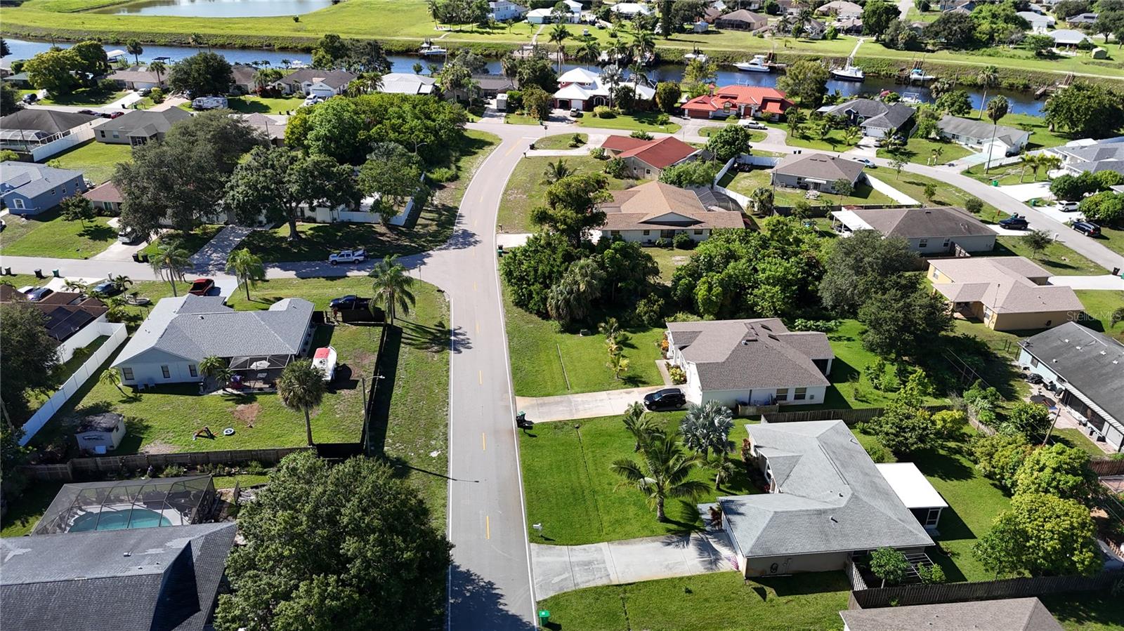 Image 16 of 24 For 2668 Cameo Boulevard