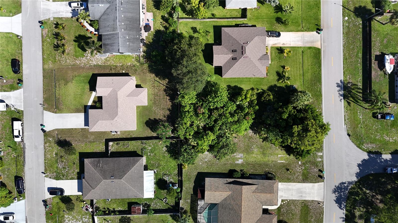 Image 19 of 24 For 2668 Cameo Boulevard