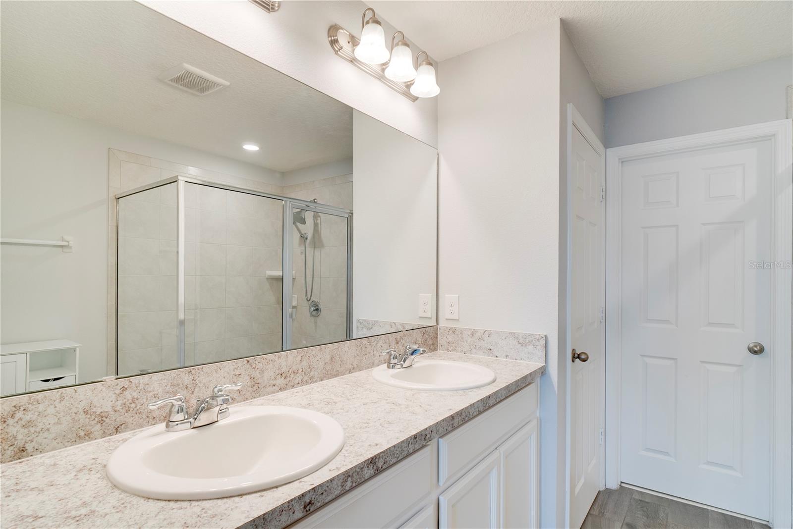 Image 18 of 32 For 15464 Blackbead Street 15464