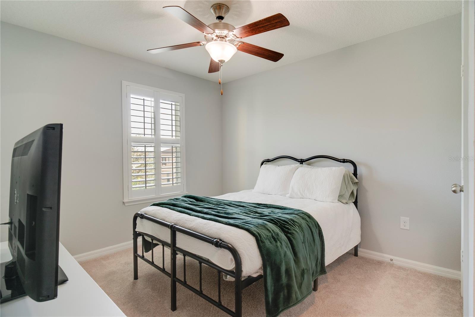 Image 20 of 32 For 15464 Blackbead Street 15464