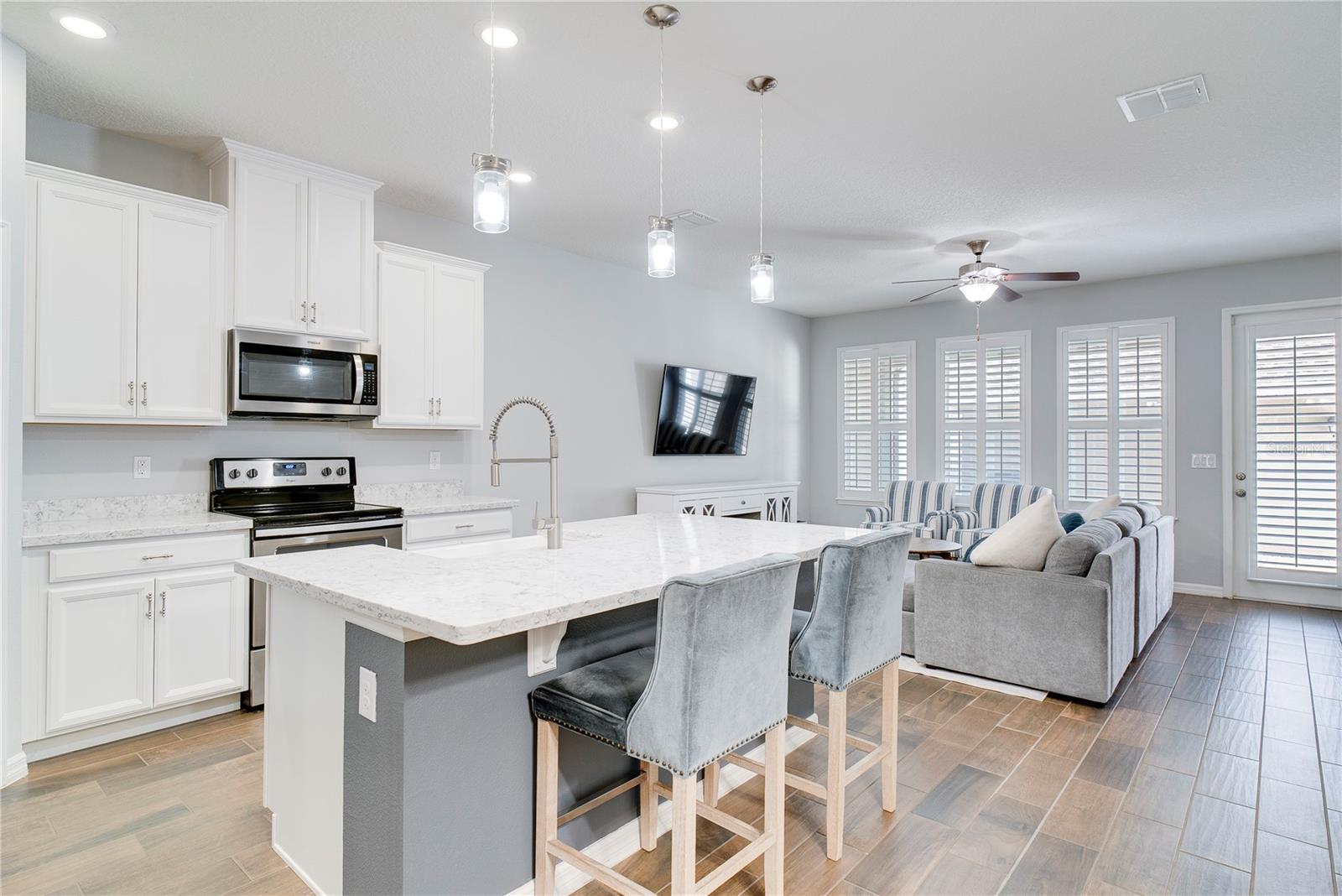 Image 4 of 32 For 15464 Blackbead Street 15464