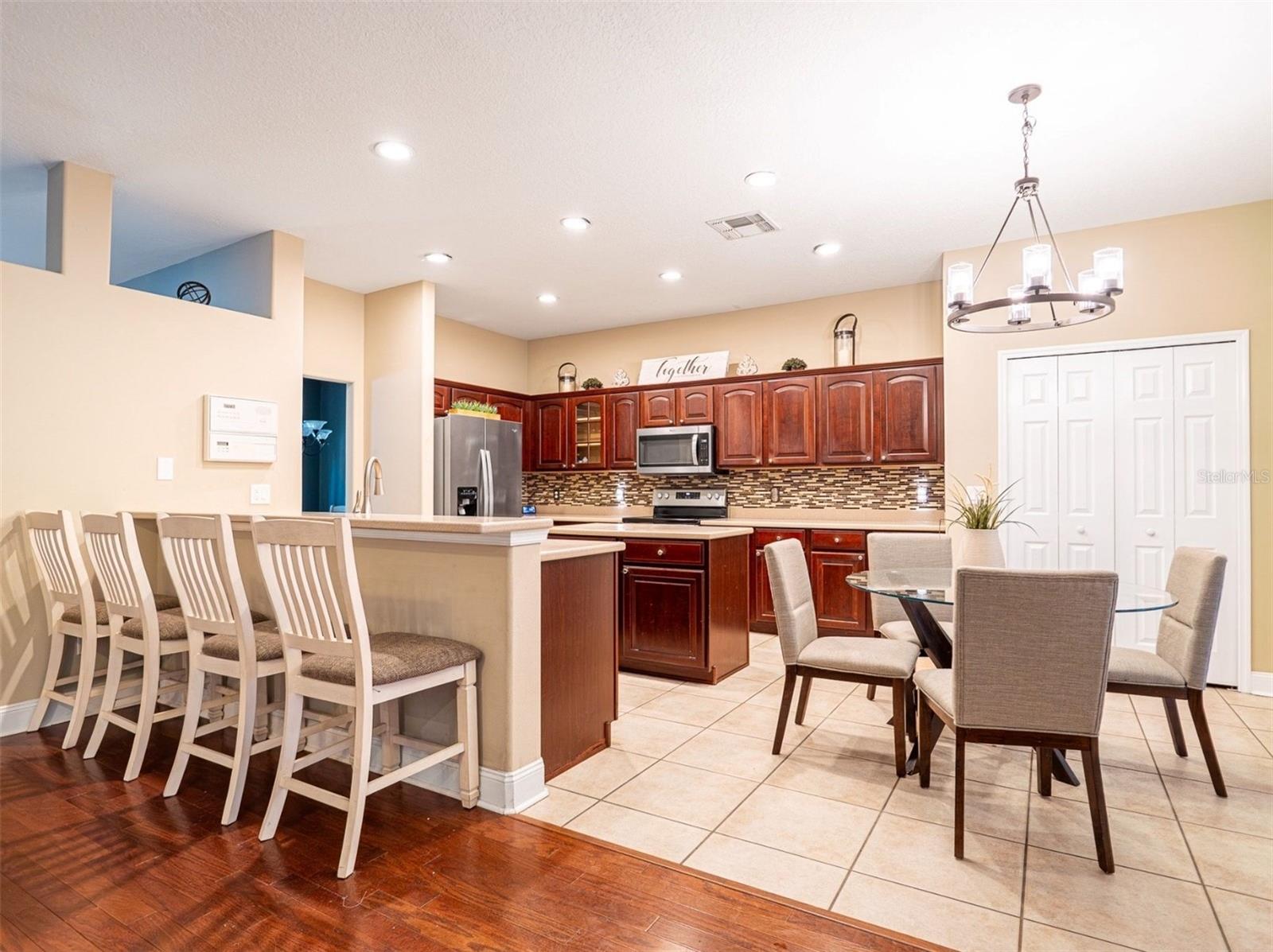 Image 18 of 41 For 5616 English Oak Court