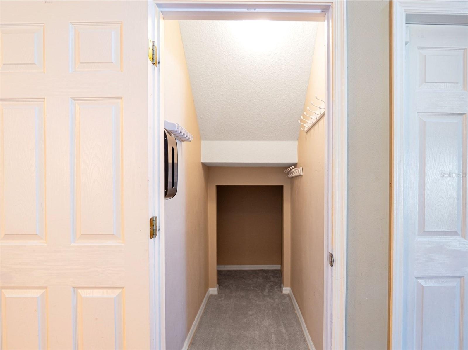 Image 22 of 41 For 5616 English Oak Court