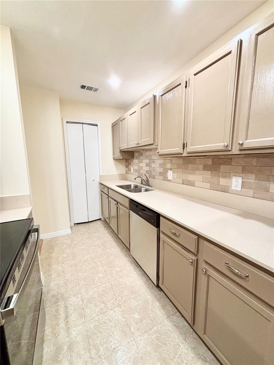 Image 4 of 25 For 513 Ramsdell Avenue