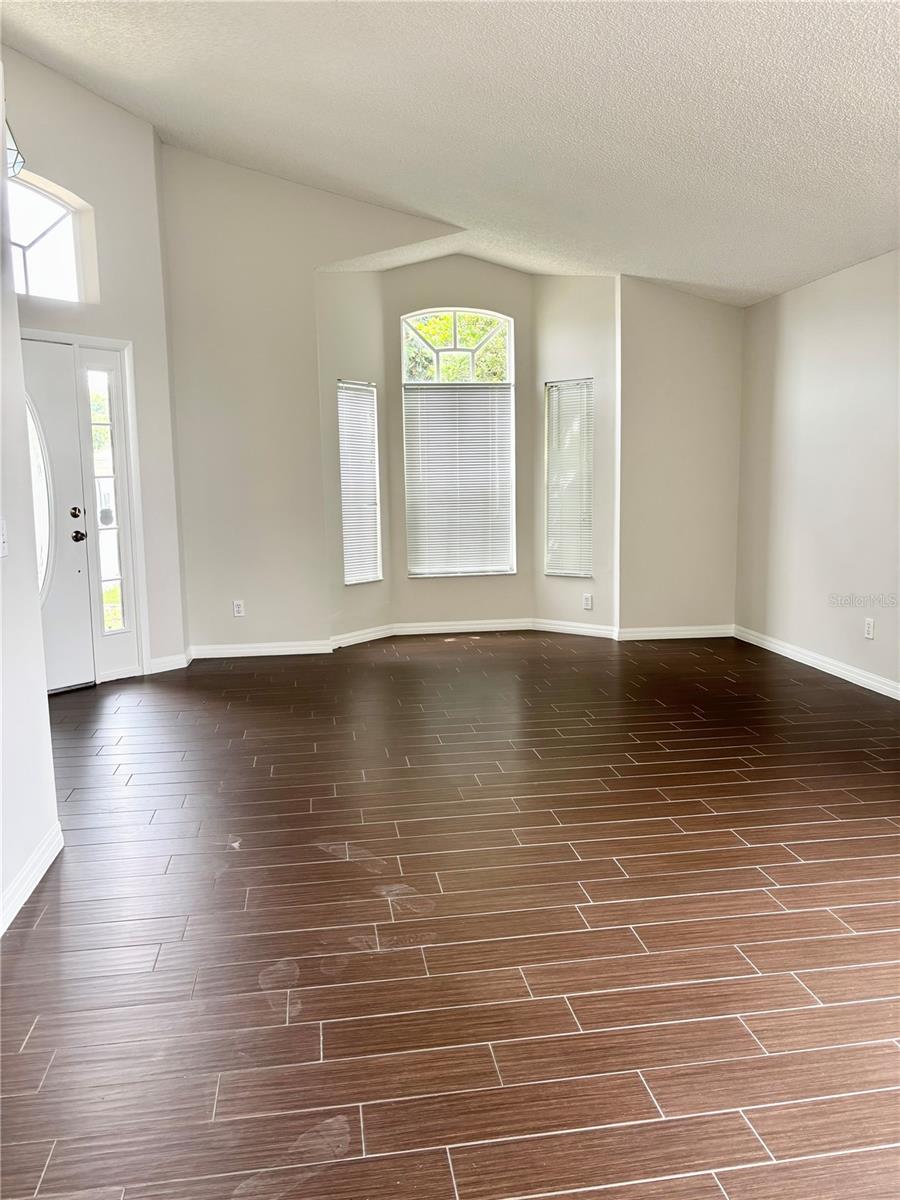 Image 8 of 32 For 2586 Alena Place