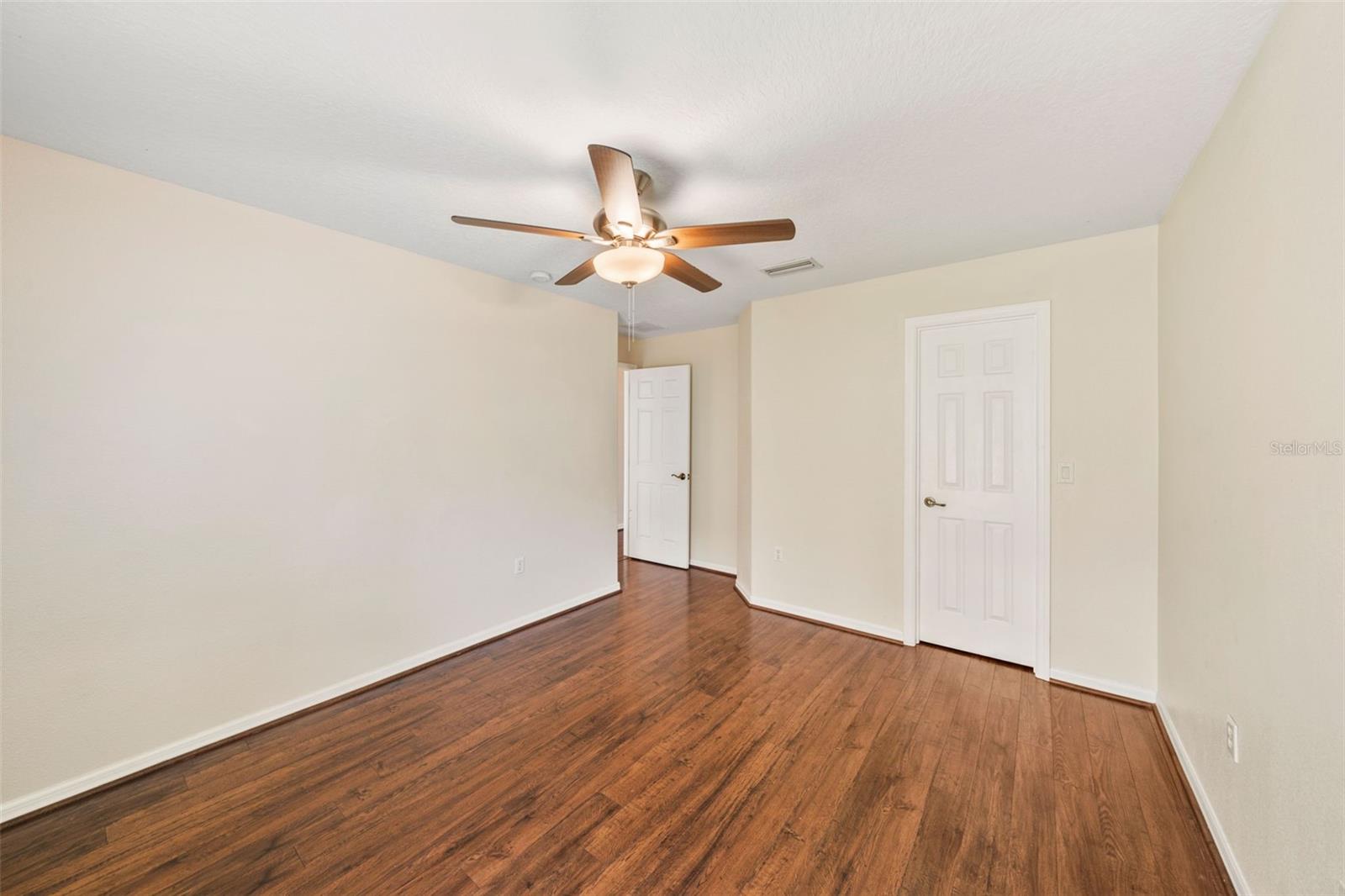 Image 10 of 15 For 13039 Antique Oak Street