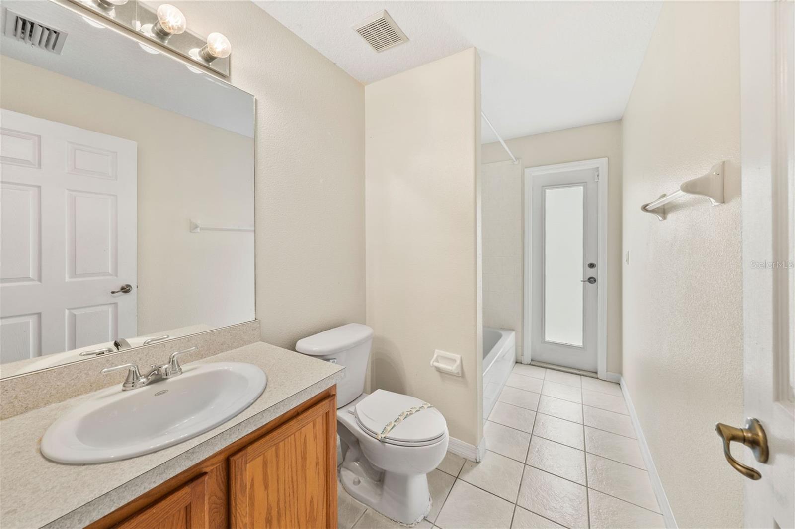 Image 11 of 15 For 13039 Antique Oak Street