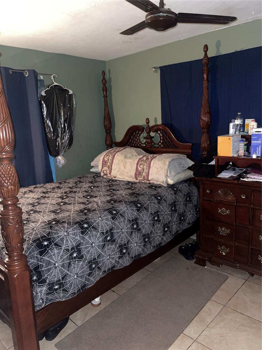 Image 18 of 20 For 2561 Parkway Street