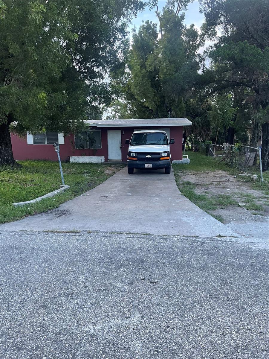 Image 4 of 20 For 2561 Parkway Street