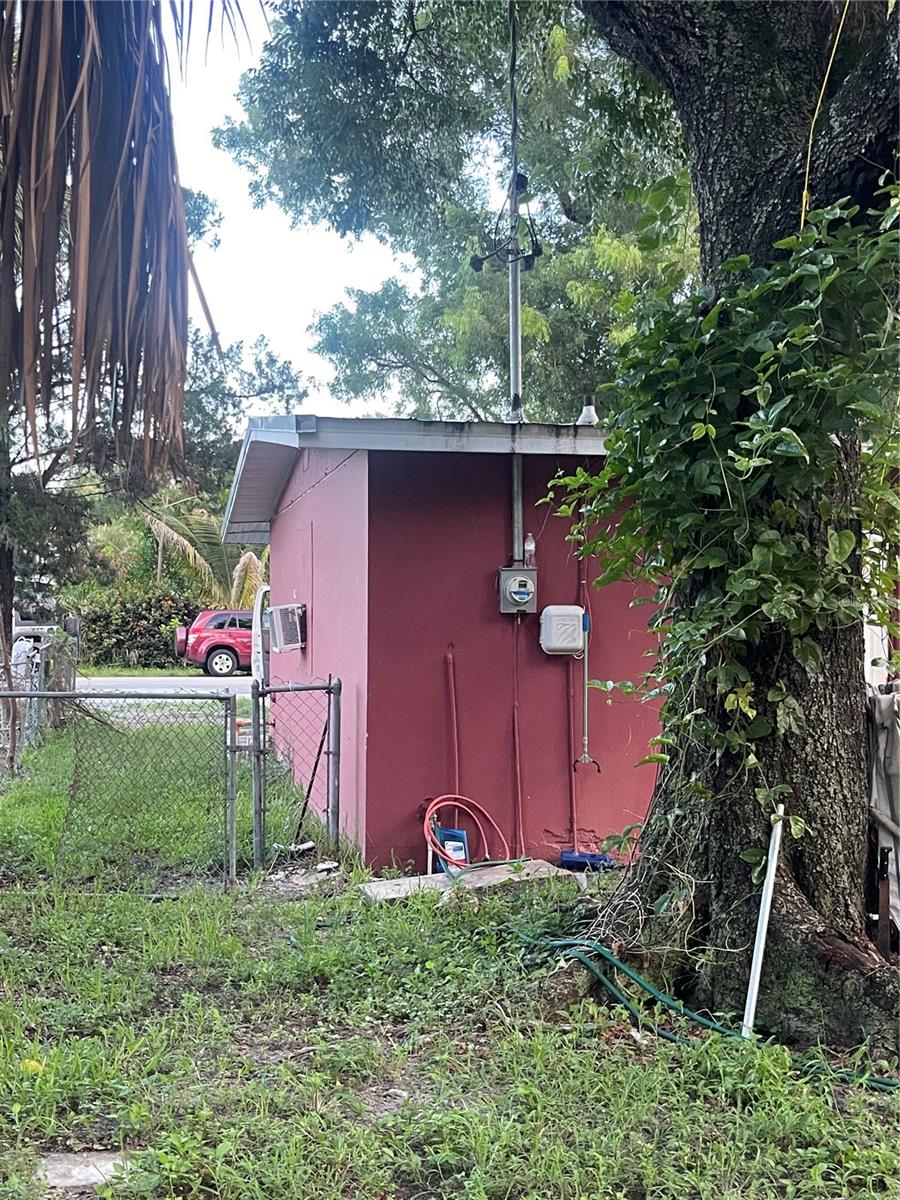 Image 5 of 20 For 2561 Parkway Street