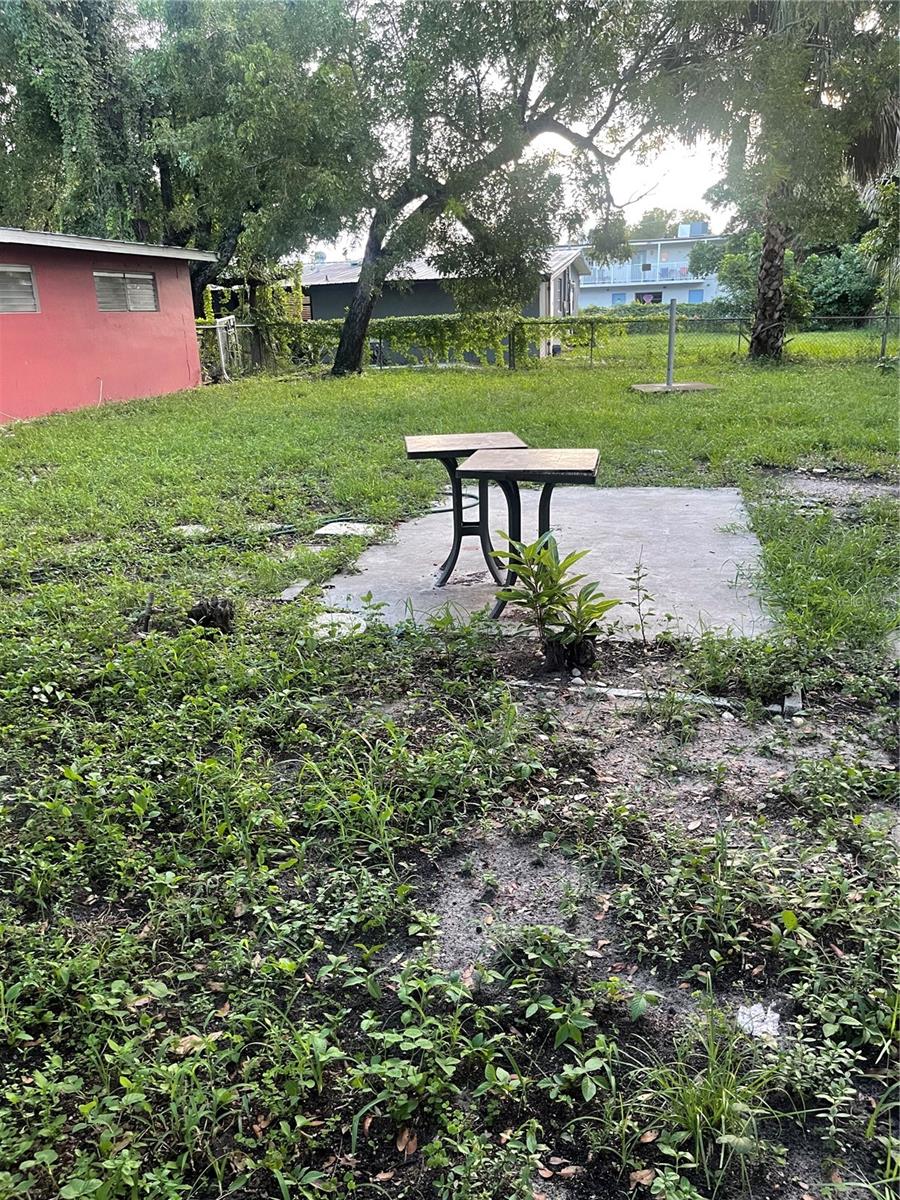 Image 7 of 20 For 2561 Parkway Street