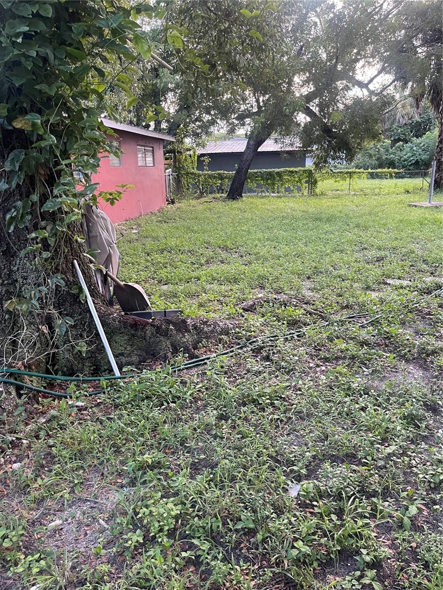 Image 8 of 20 For 2561 Parkway Street