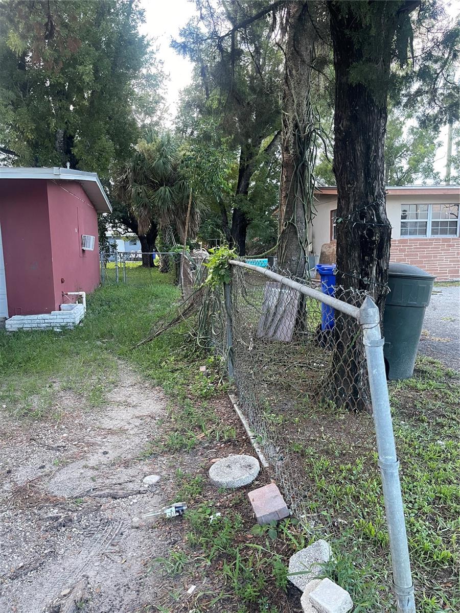 Image 9 of 20 For 2561 Parkway Street