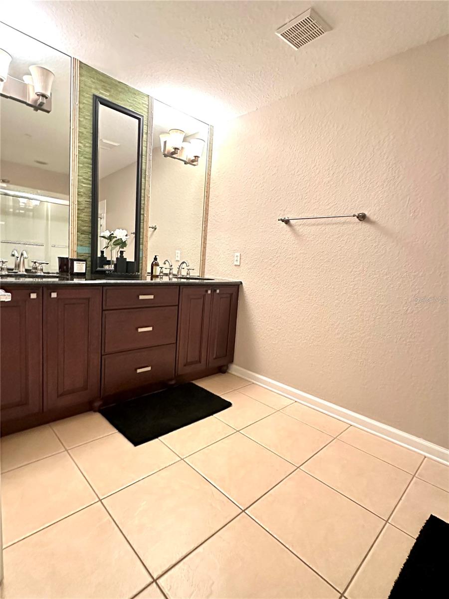 Image 12 of 30 For 6838 Sperone Street