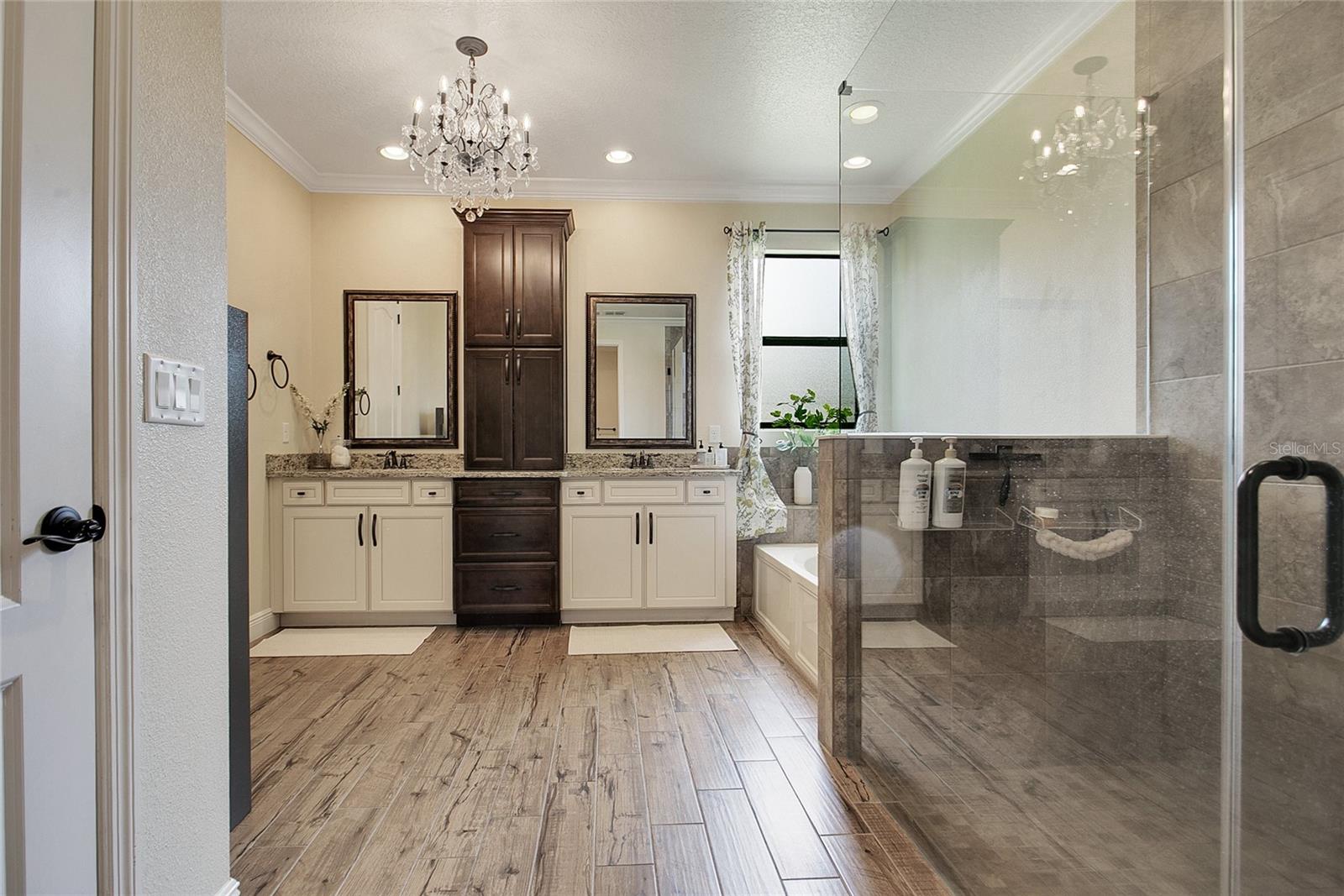Image 18 of 46 For 6053 Dallas Boulevard