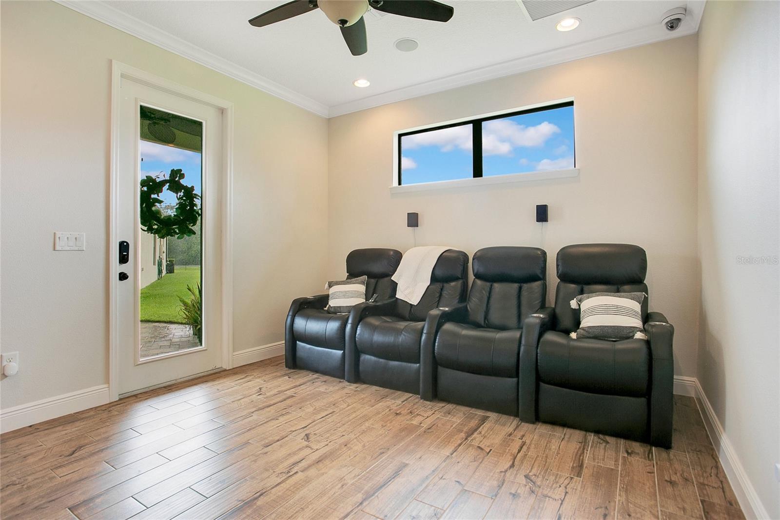 Image 23 of 46 For 6053 Dallas Boulevard