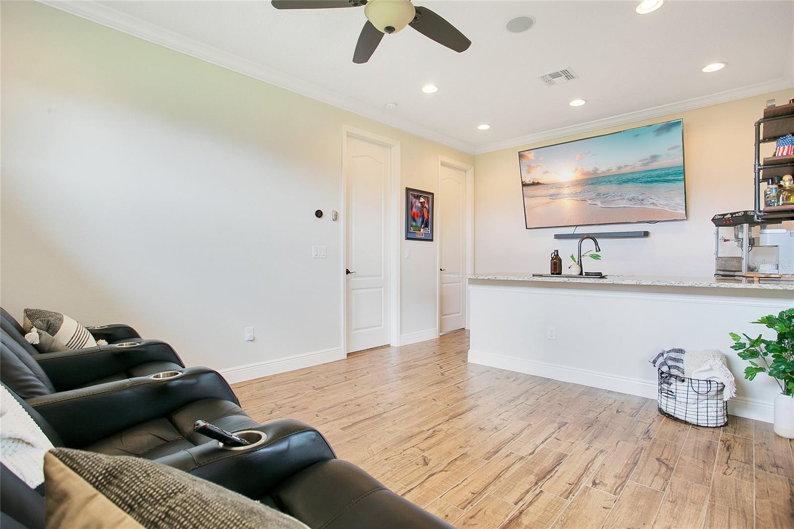 Image 25 of 46 For 6053 Dallas Boulevard