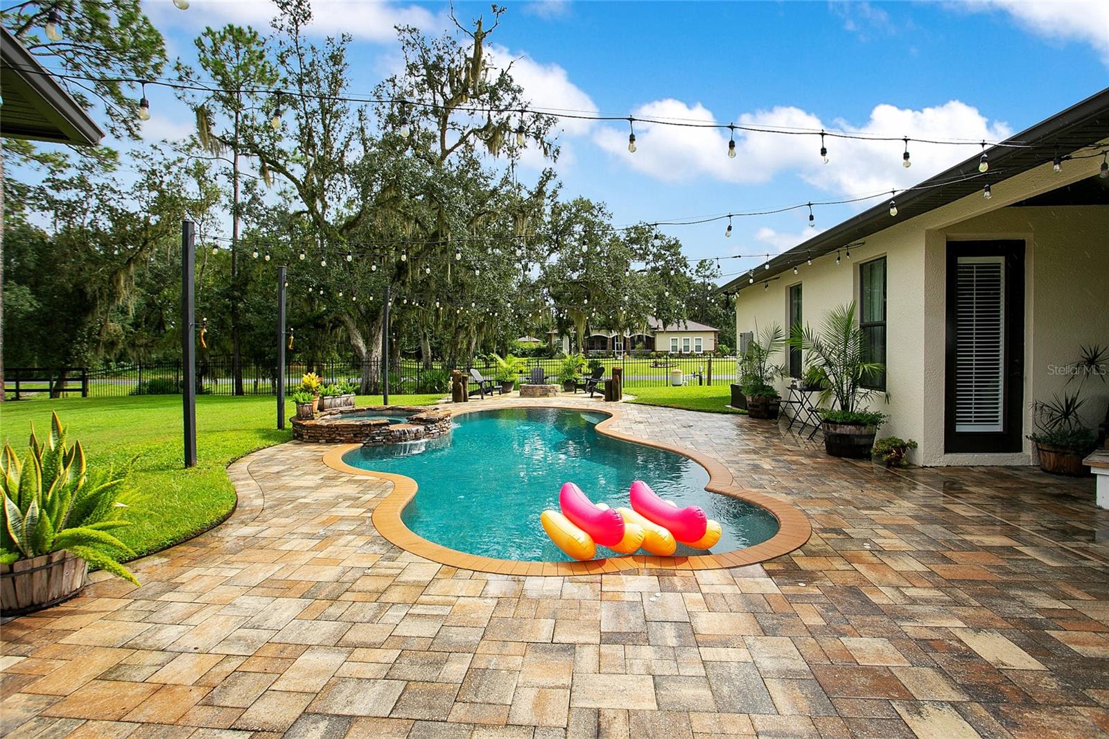 Image 38 of 46 For 6053 Dallas Boulevard
