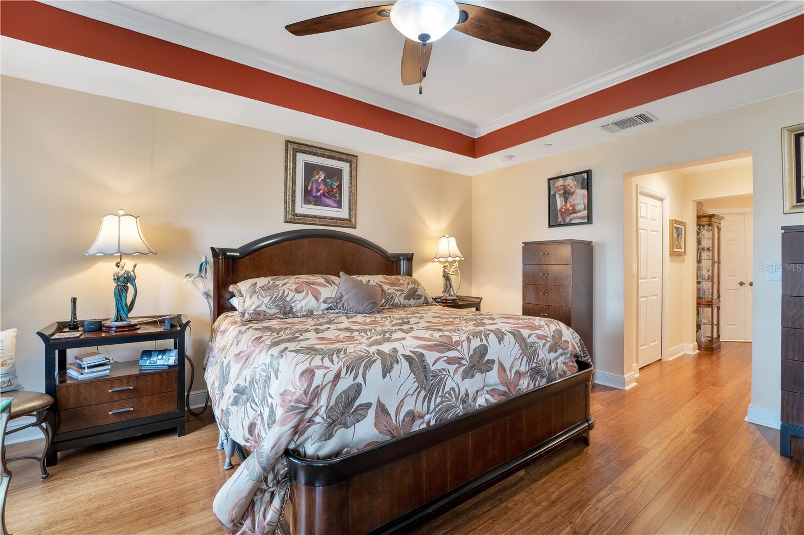 Image 16 of 45 For 6350 Watercrest Way 203