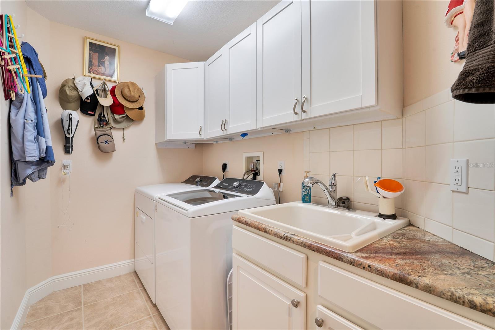 Image 24 of 45 For 6350 Watercrest Way 203