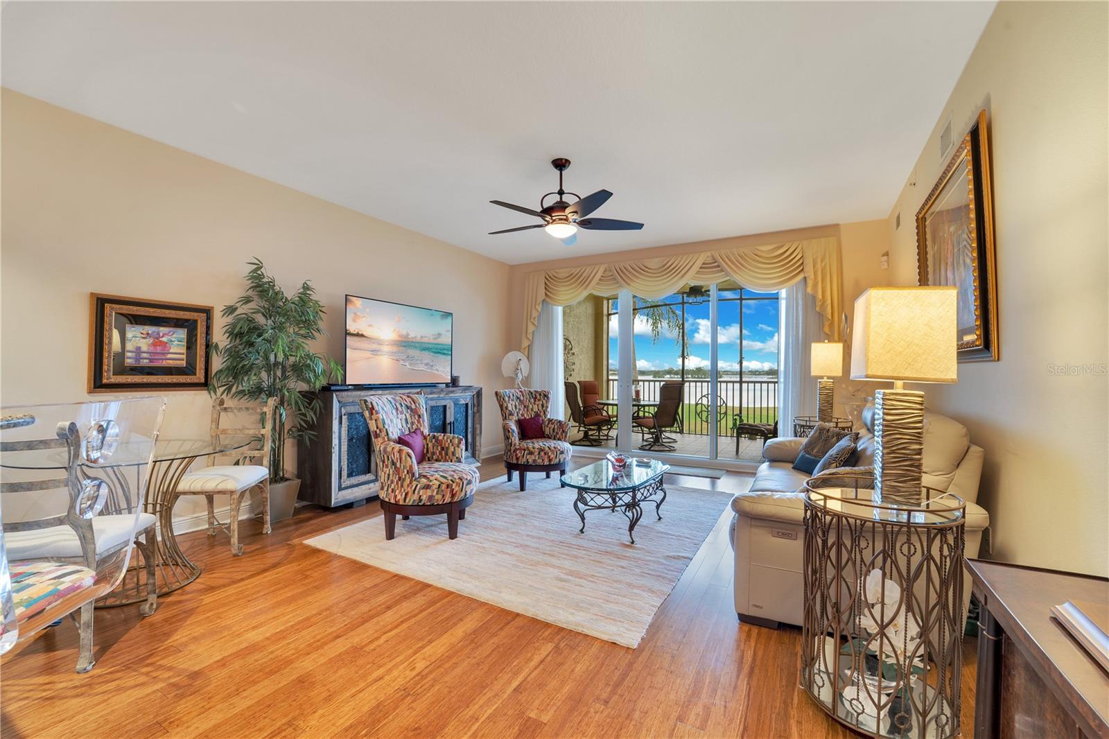 Image 8 of 45 For 6350 Watercrest Way 203