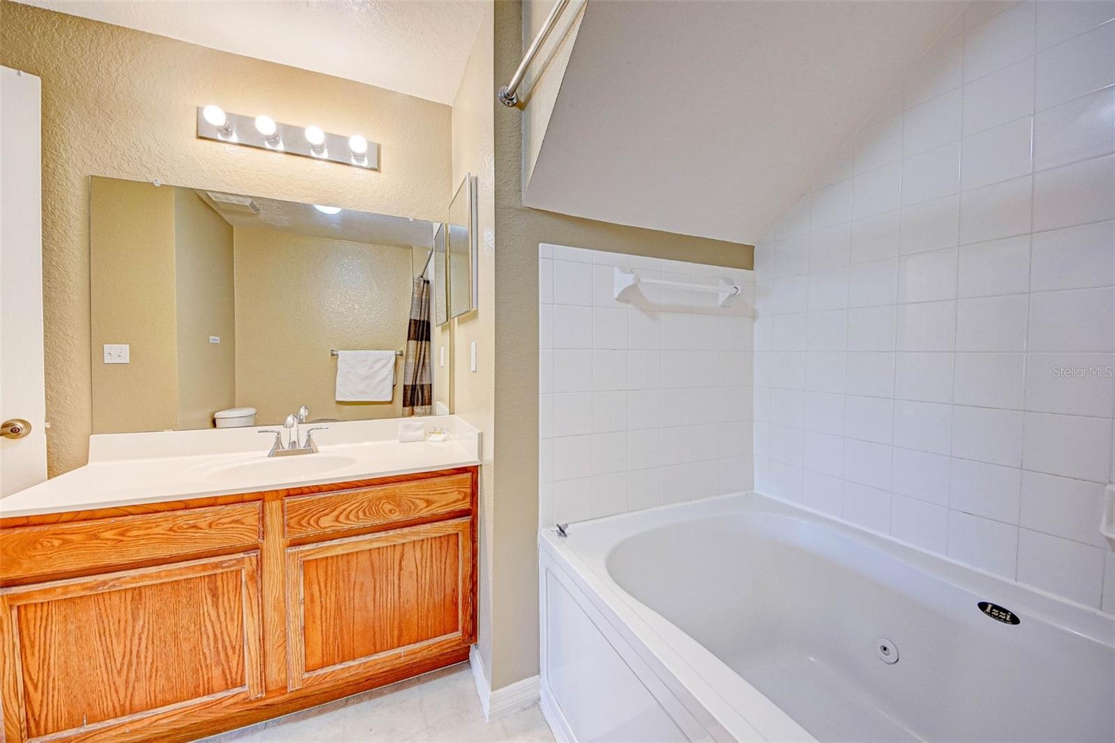 Image 12 of 26 For 2610 Lodi Circle 107