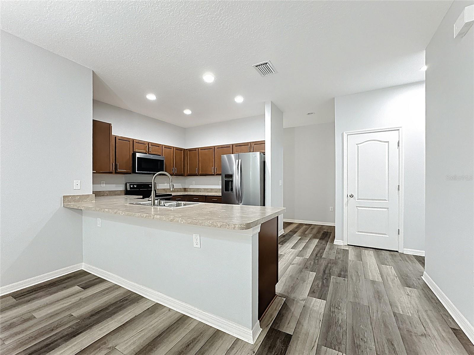 Image 25 of 46 For 1773 Barton Towne Circle