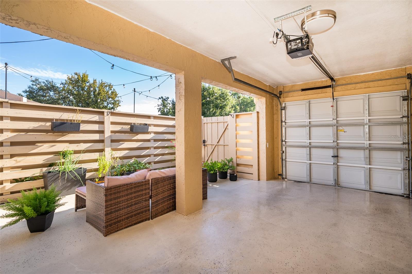 Image 22 of 27 For 1013 Grove Street 88