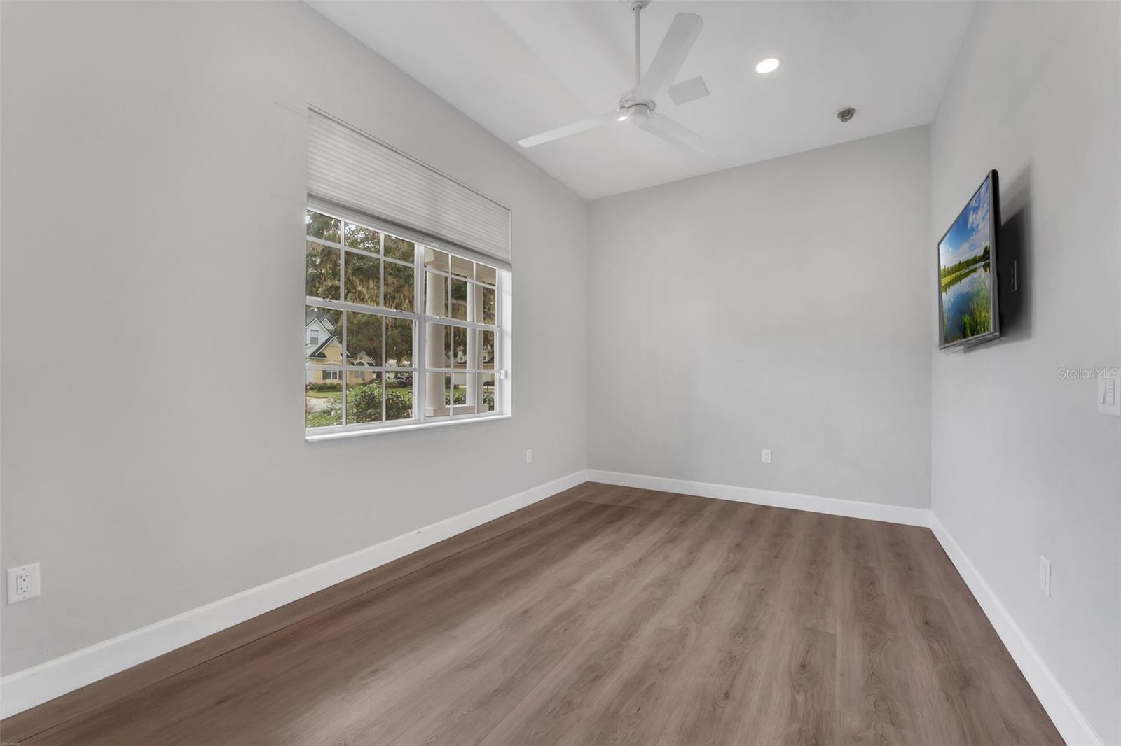 Image 19 of 71 For 436 Valley View Drive