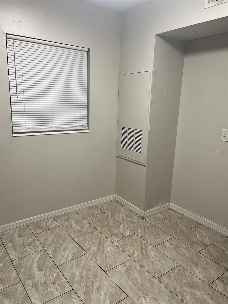 Image 12 of 18 For 5885 Dahlia Drive 19