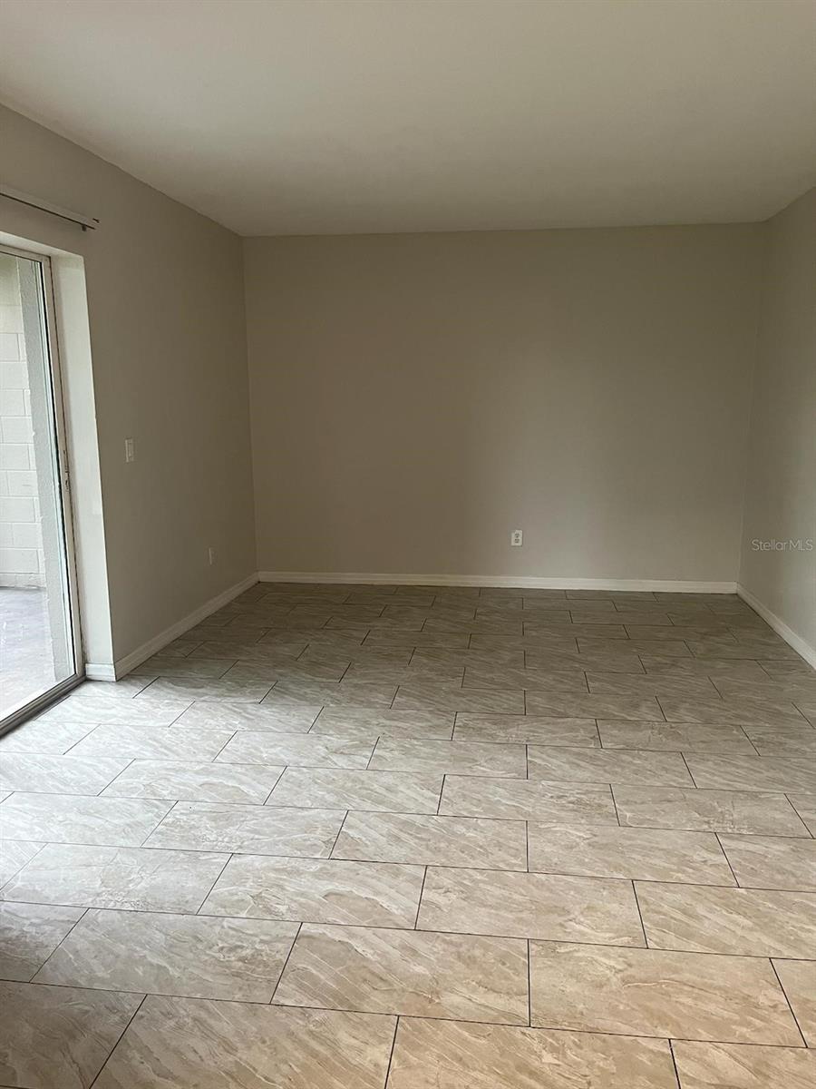 Image 6 of 18 For 5885 Dahlia Drive 19