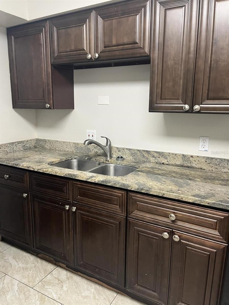 Image 7 of 18 For 5885 Dahlia Drive 19