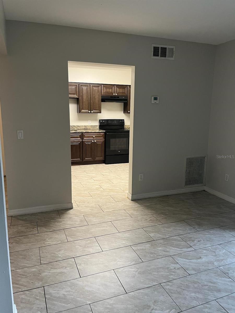 Image 8 of 18 For 5885 Dahlia Drive 19