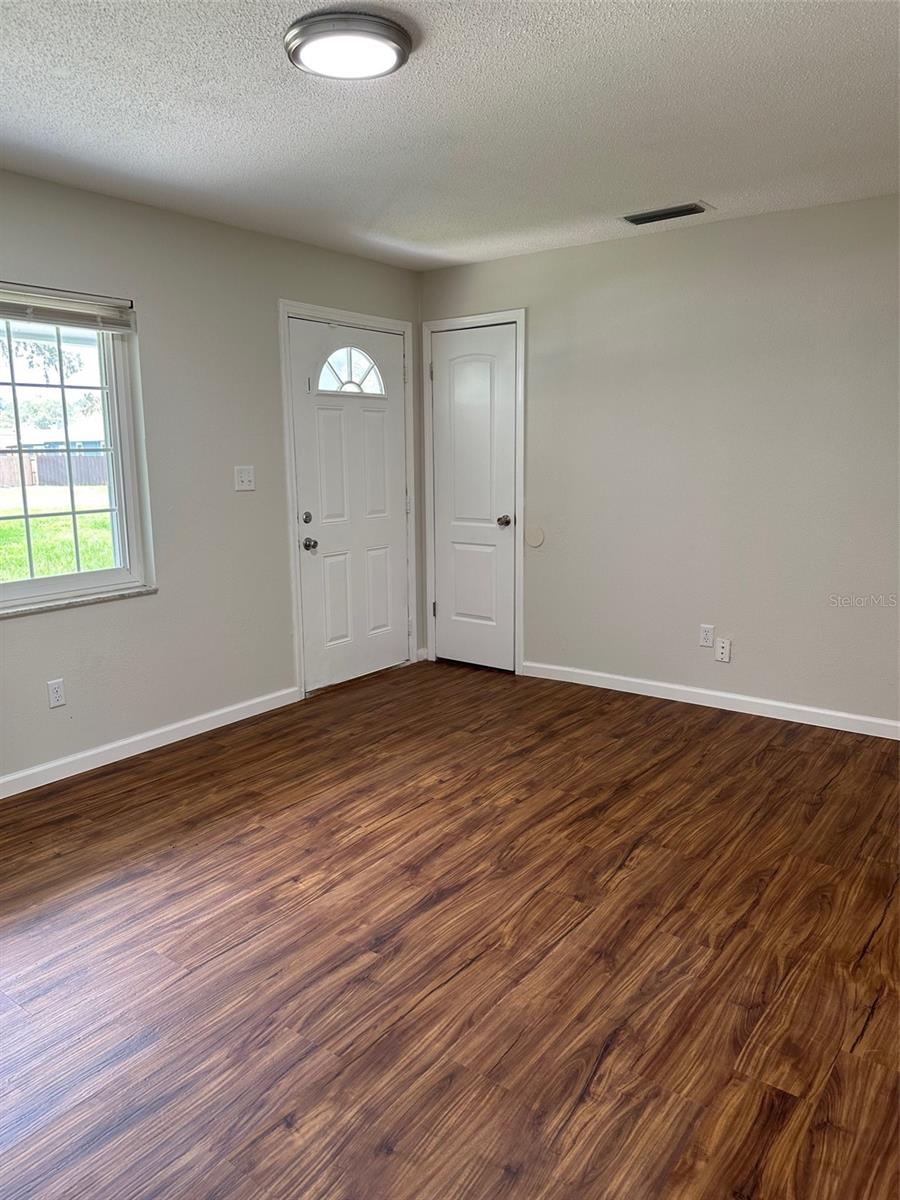 Image 3 of 15 For 1415 53 Er Street