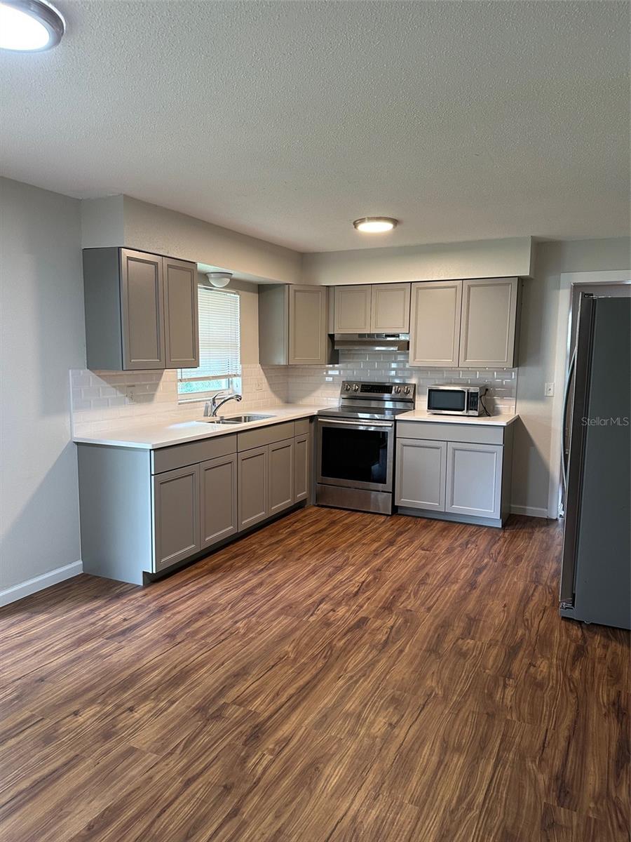 Image 4 of 15 For 1415 53 Er Street
