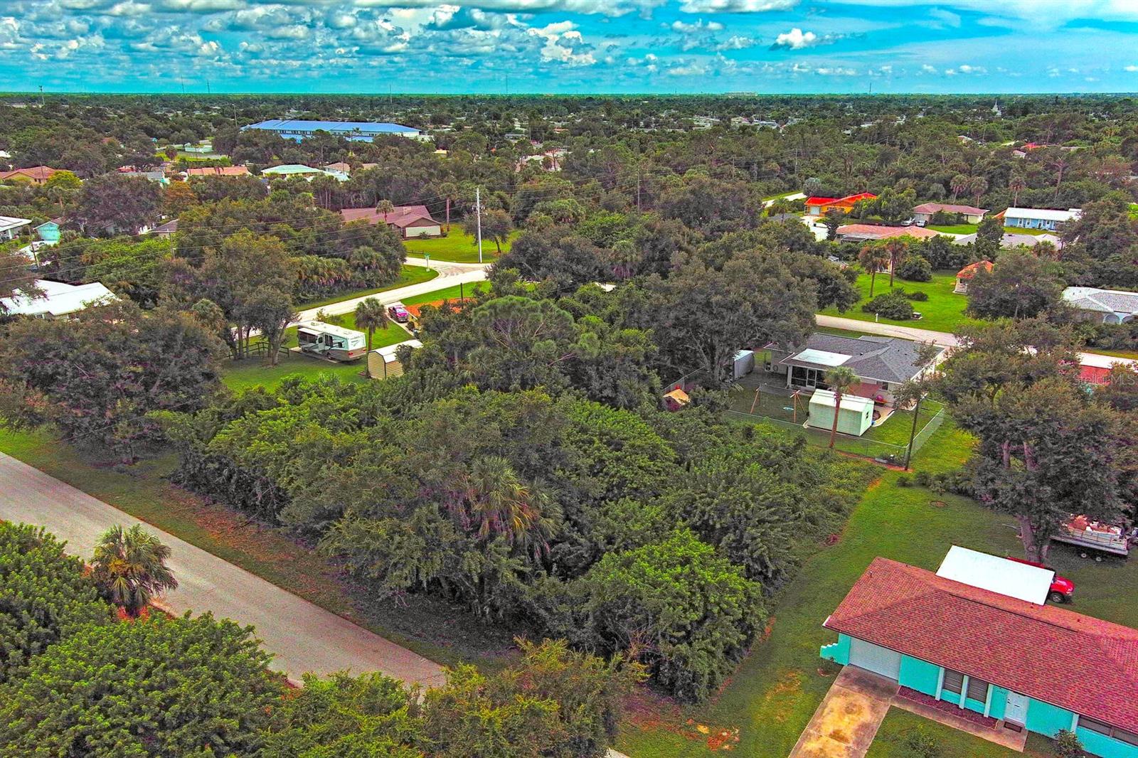 Image 3 of 8 For 21511 Carleton Avenue