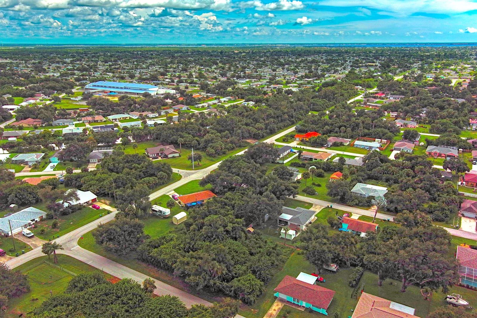 Image 4 of 8 For 21511 Carleton Avenue