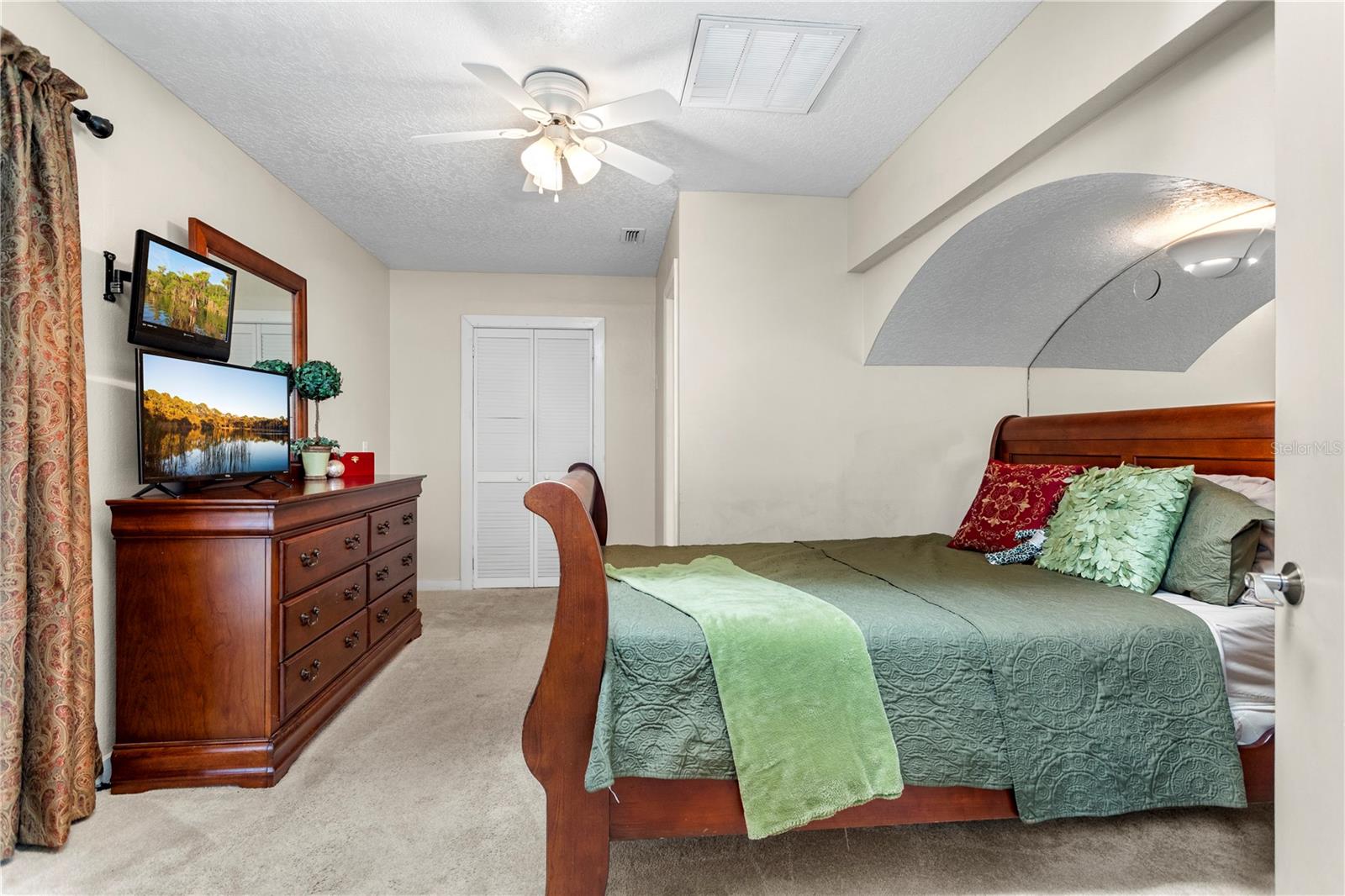 Image 29 of 47 For 4574 Sailbreeze Court