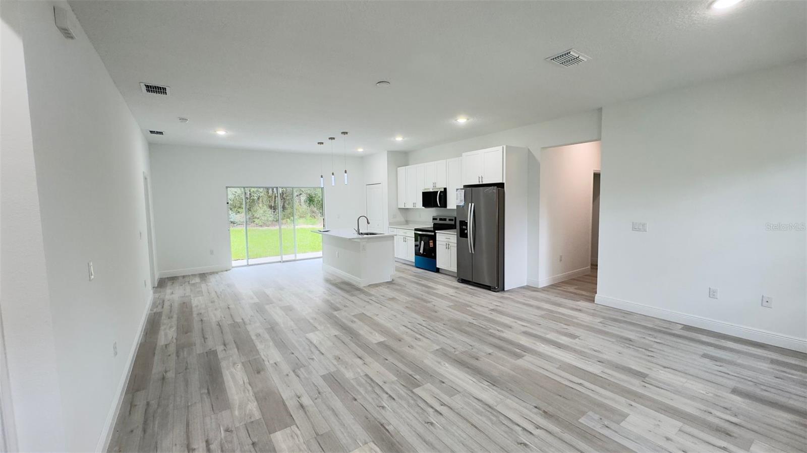 Listing photo id 11 for 5902 Darlington Drive