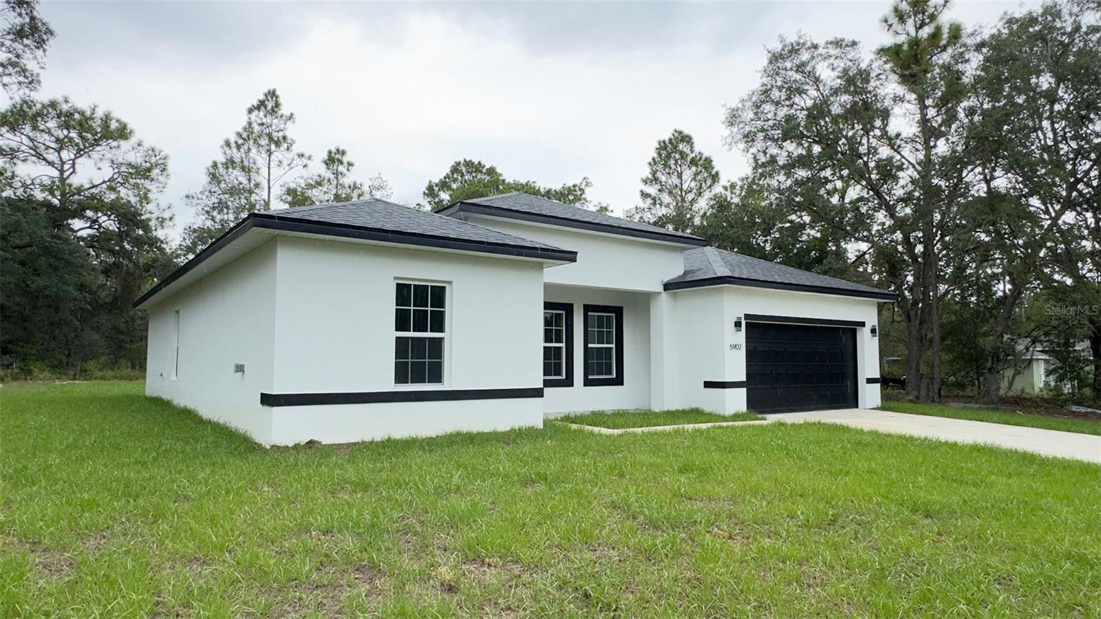 Listing photo id 1 for 5902 Darlington Drive