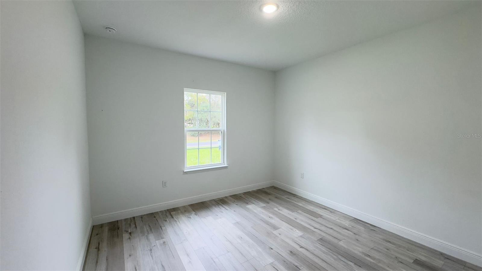 Listing photo id 6 for 5902 Darlington Drive