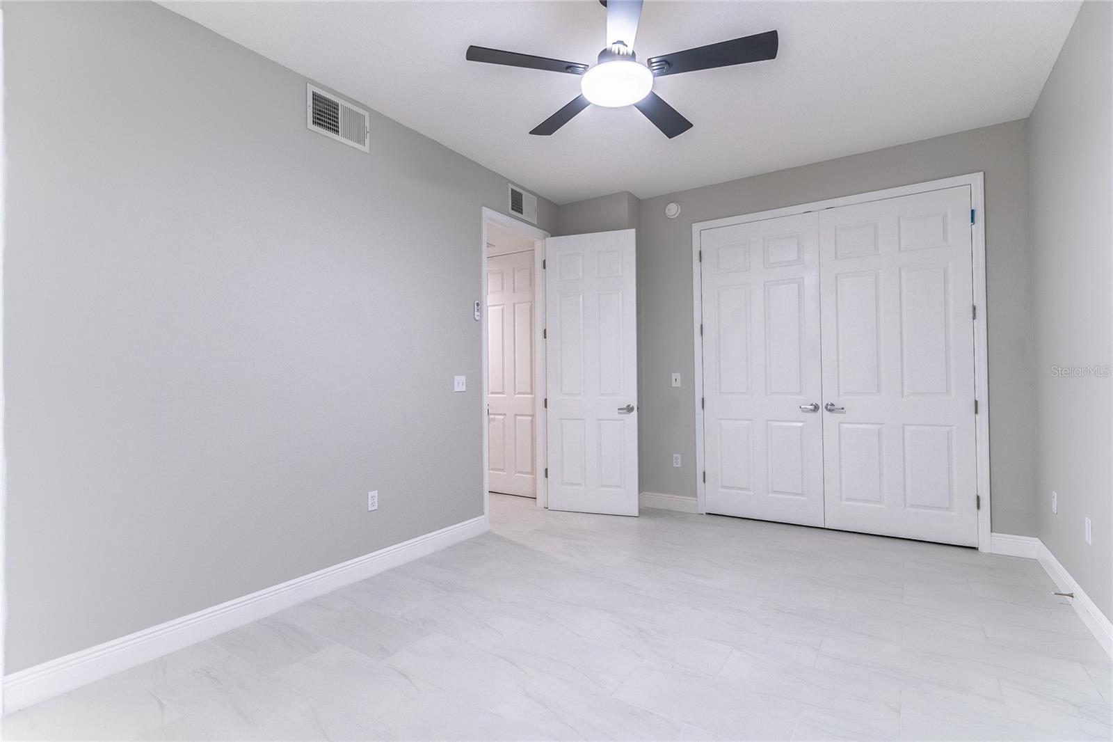 Image 21 of 39 For 2045 Grand Oak Drive