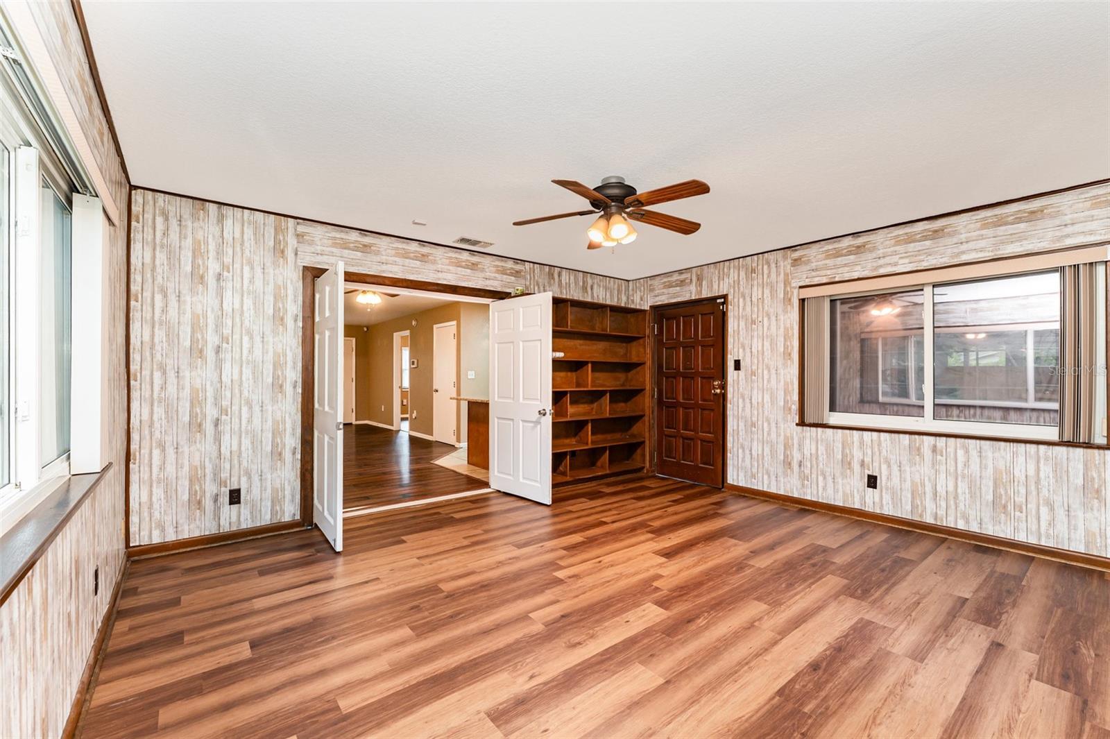 Image 10 of 25 For 6204 Sweetwater Drive E