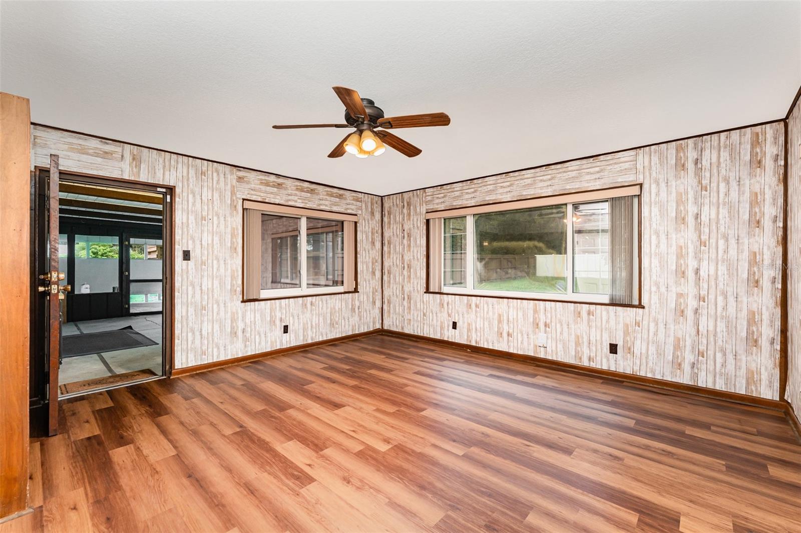 Image 11 of 25 For 6204 Sweetwater Drive E