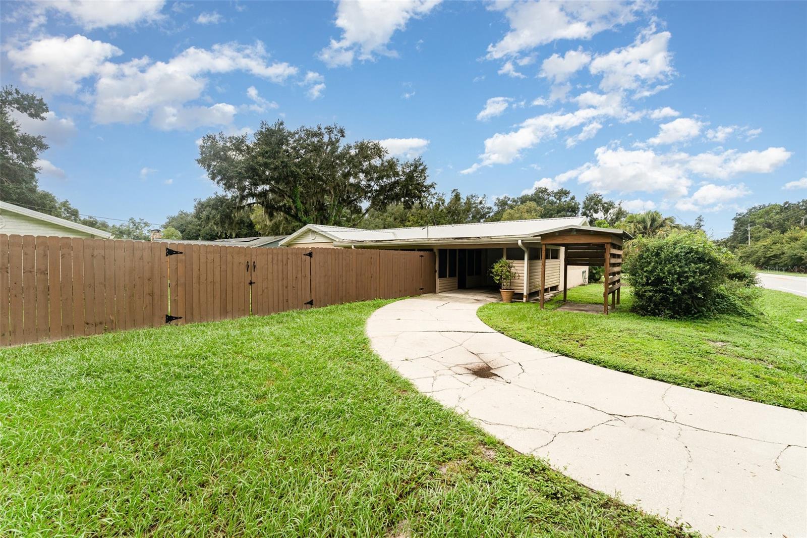 Image 23 of 25 For 6204 Sweetwater Drive E